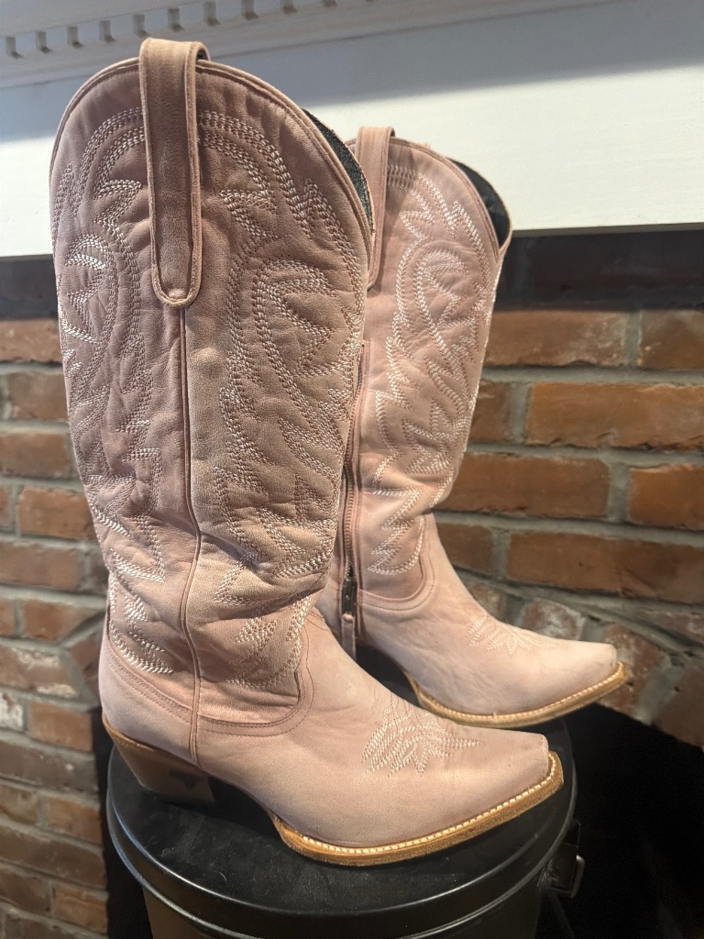 Women’s light pink lane cowboy boots